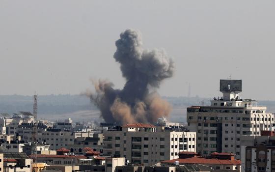 30 شهيدًا في تواصل العدوان على غزة.. واستمرار قمع النشطاء في "حصار ليستر"