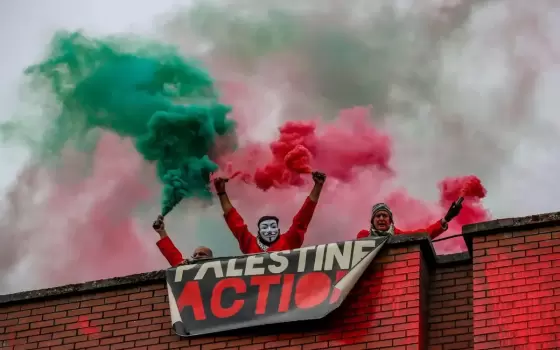 VXP-VX_Staff-4-Palestine-Action-in-Oldhams-Cairo-House-June-21-2021-scaled-1 (1)