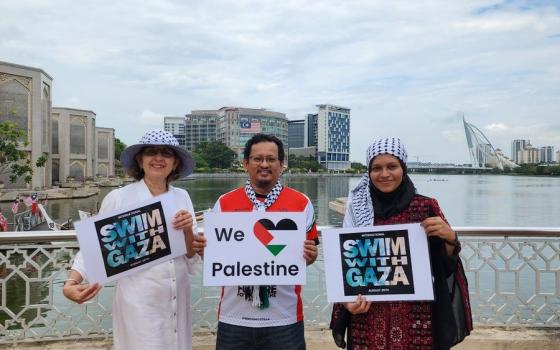 فعاليات ماليزية ضمن مهرجان السباحة مع غزة 👍