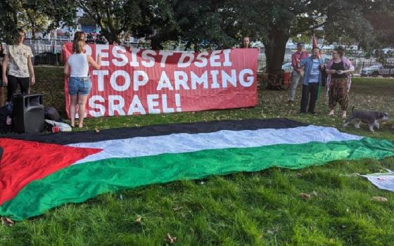 arms-fair-palestine-vigil (1)