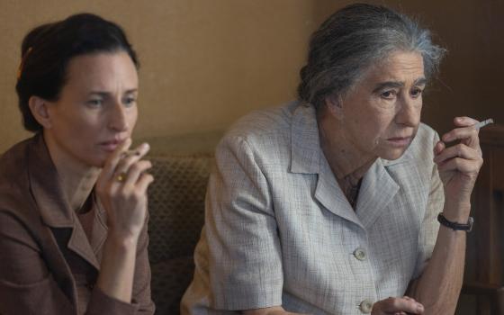 24golda-art-zkgq-videoSixteenByNine3000