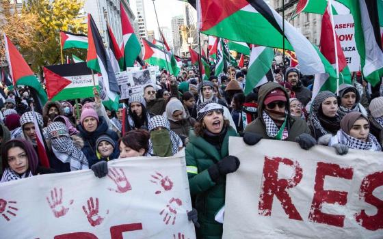 صورة لمظاهرة داعمة لفلسطين ولوقف الحرب في غزة