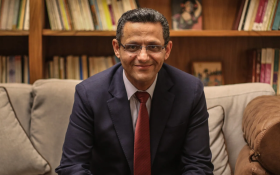 صورة لخالد البلشي، نقيب الصحفيين المصريين