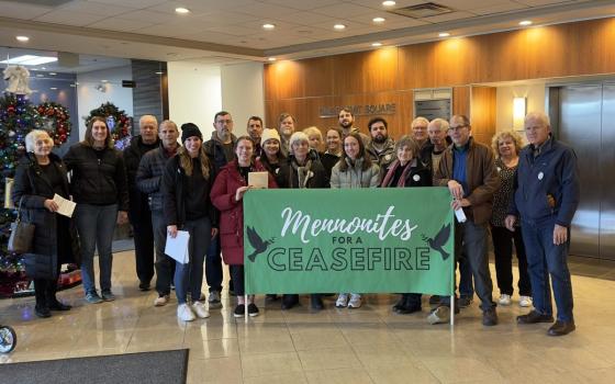 صورة لناشطي مموعة مينونايت