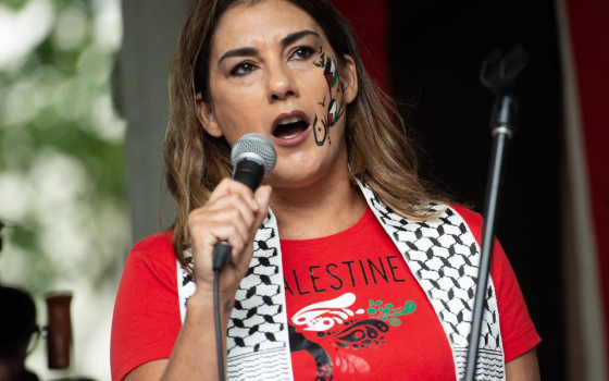 صورة لليديا ثور من إحدى المظاهرات الداعمة لفلسطين