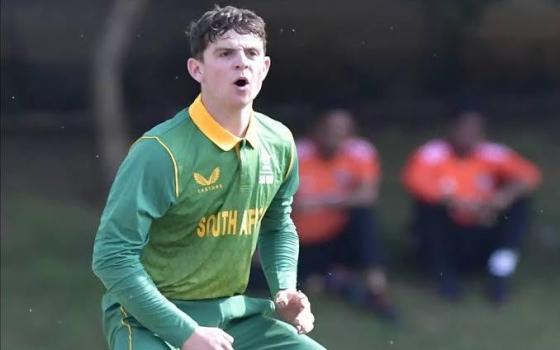 لاعب الكريكيت الجنوب أفريقي من أصل يهودي، ديفيد تيجر