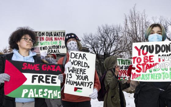 طلاب جامعة أيوا في مظاهرة مناصرة لفلسطين