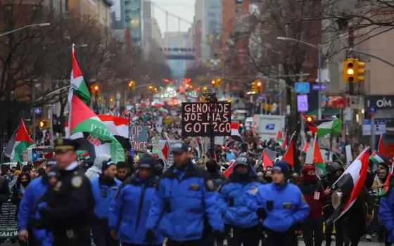 صورة لمظاهرة داعمة لفلسطين ولوقف الحرب في غزة