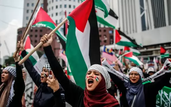 يديعوت أحرونوت تعترف بالتفوّق الفلسطيني على محتوى تيك توك