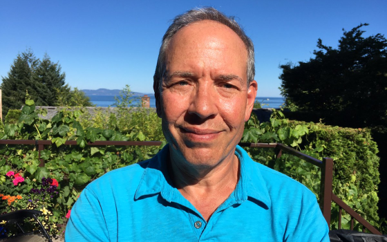 تيد روزنبرغ، أستاذ الطب في الجامعة البريطانية