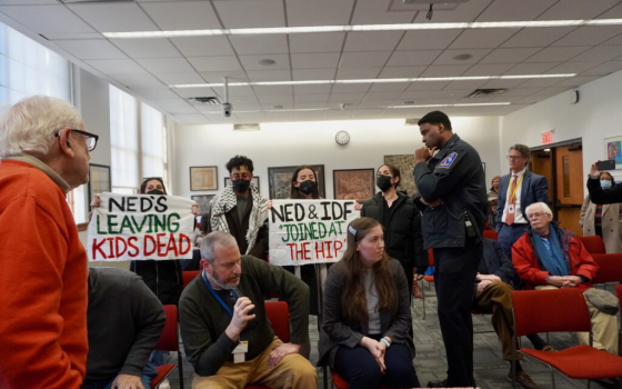 أنصار فلسطين يعرقلون خطابًا لحاكمة كونيتيكت الأمريكية