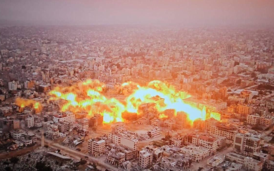 نسف مربع سكني في غزة