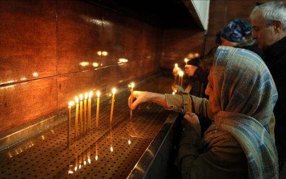 صورة مسيحيون يصلون من أجل غزة