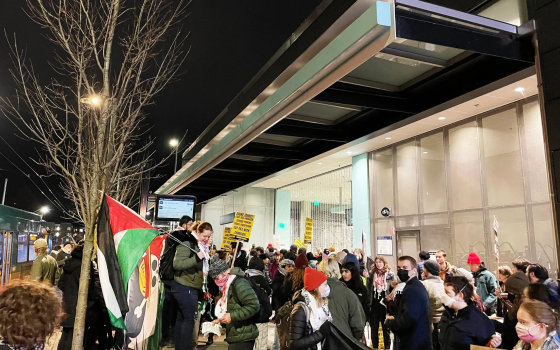 من مكان الحدث  