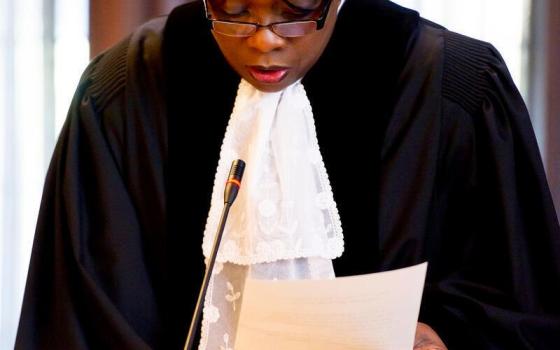 صورة القاضية الأوغندية جوليا سيبوتيند