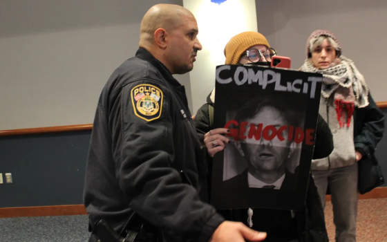 من مكان الحدث في ولاية كونيتيكت