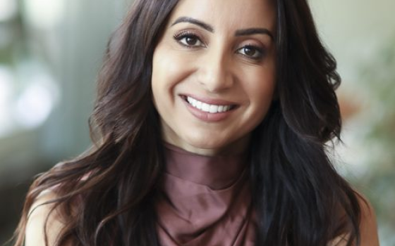 صورة المذيعة أنطوانيت لطوف  