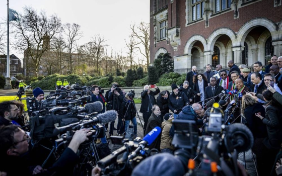 وزيرة الخارجية الأفريقية تلقي كلمة من أمام محكمة العدل الدولية