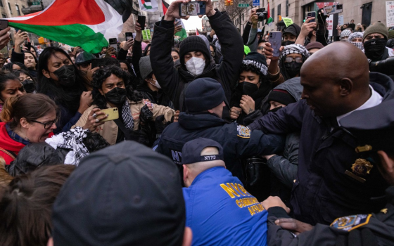 مظاهرة داعمة لفلسطين لطلاب الثانوية في نيويورك  