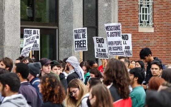 "نحن نُدين صمتكم" رسالة مفتوحة إلى جامعة ماساتشوستس