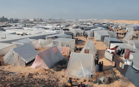 مخيمات النزوح