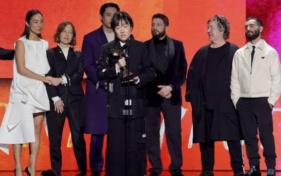 لا لجوائز الإبادة.. محاصرة حفل جوائز الروح المستقلة