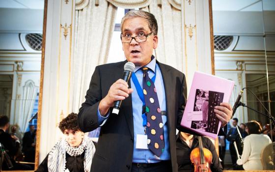 صورة المتحدث السابق باسم الأونروا