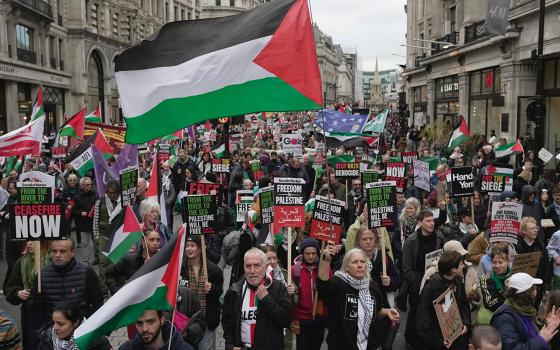 مظاهرة حاشدة داعمة لفلسطين  