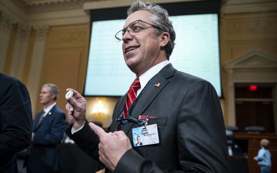 آندي أوغلس - عضو الكونغرس الأمريكي