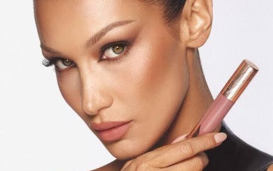 صورة بيلا حديد