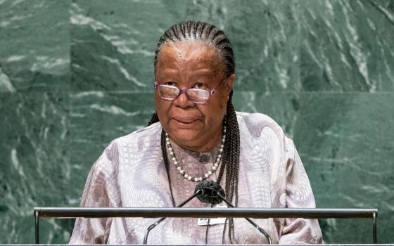 ناليدي باندور - وزيرة خارجية جنوب إفريقيا