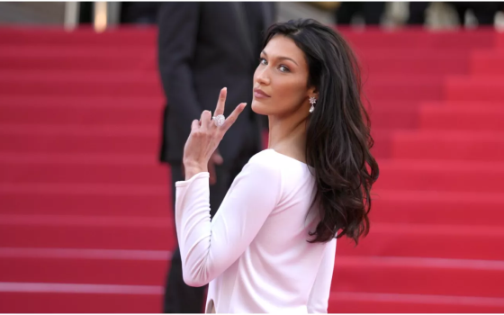 بيلا حديد - عارضة أزياء أمريكية من أصل فلسطيني