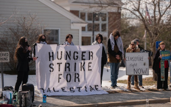 طلاب جامغة دارتموث المضربين عن الطعام