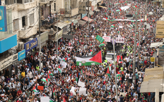 مظاهرة حاشدة داعمة لفلسطين في الأردن