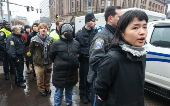 من مكان الحدث  