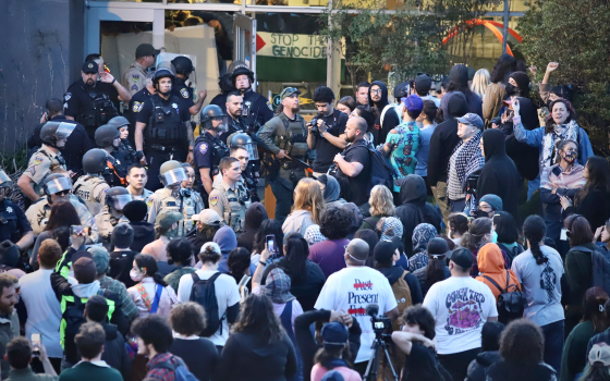 طلاب جامعة كاليفورنيا بوليتكنك