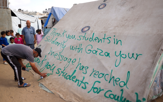 من قلب الإبادة..  غزة تُحيّي أبطال الانتفاضة الطلابية