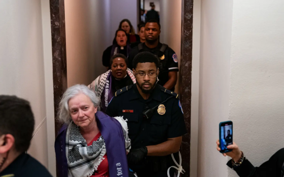 من مكان الحدث  