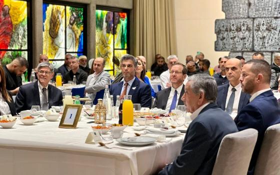 فير كيان إمارات العار في “تل أبيب”، في ضيافة رئيس كيان الإبادة الجماعية