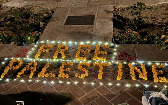 فعالية تأبين في مخيم الاعتصام بجامعة جنوب كاليفورنيا