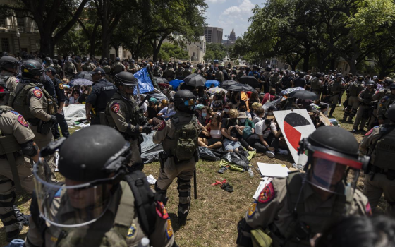 بالقمع والاعتقال..  “تكساس” تتصدر المشهد القاتم للحرية في الجامعات الأمريكية
