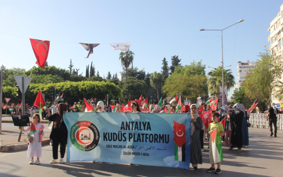 تظاهرة في أنطاليا رفضًا للحرب