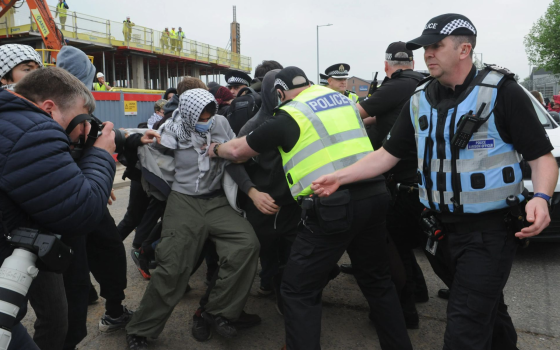 قمع نشطاء أغلقوا مصنع أسلحة في غلاسكو