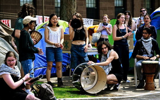 مخيم طلابي تضامني