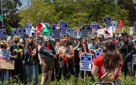 إضراب العاملين في جامعة كاليفورنيا