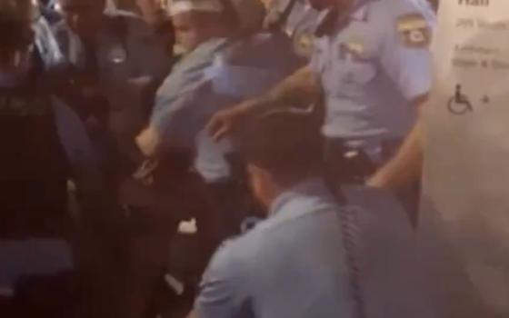 الإجرام الأمني يتواصل بحق طلاب الجامعات الأمريكية.. و الحراك الطلابي يتوسع  