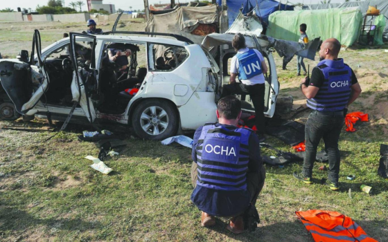 الجيش الإسرائيلي يقتل موظفًا للصحة العالمية بغزة