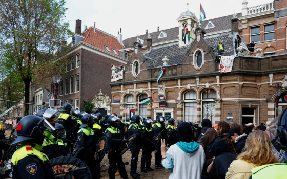 بعد موقعة الجرافة.. الشرطة الهولندية تعاود اقتحام جامعة أمستردام