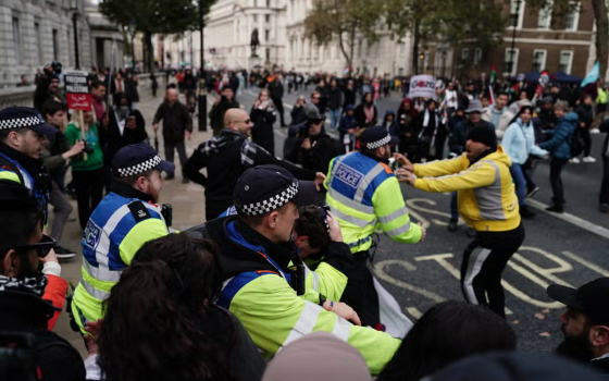 قمع طلاب خلال مظاهرة داعمة لفلسطين