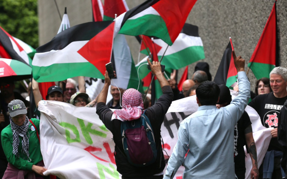 أنصار فلسطين يُحاصرون فندق HMP Doncaster